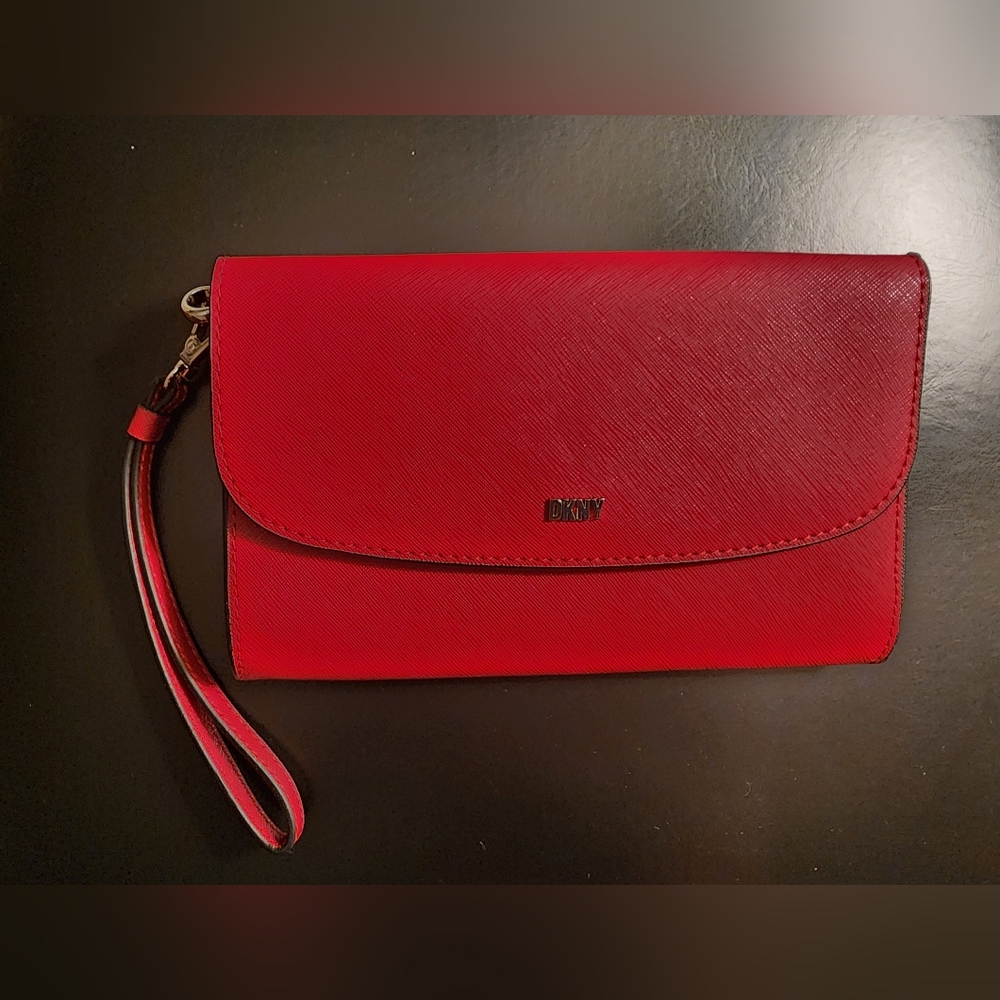 DKNY Crossbody Wrislet Wallet